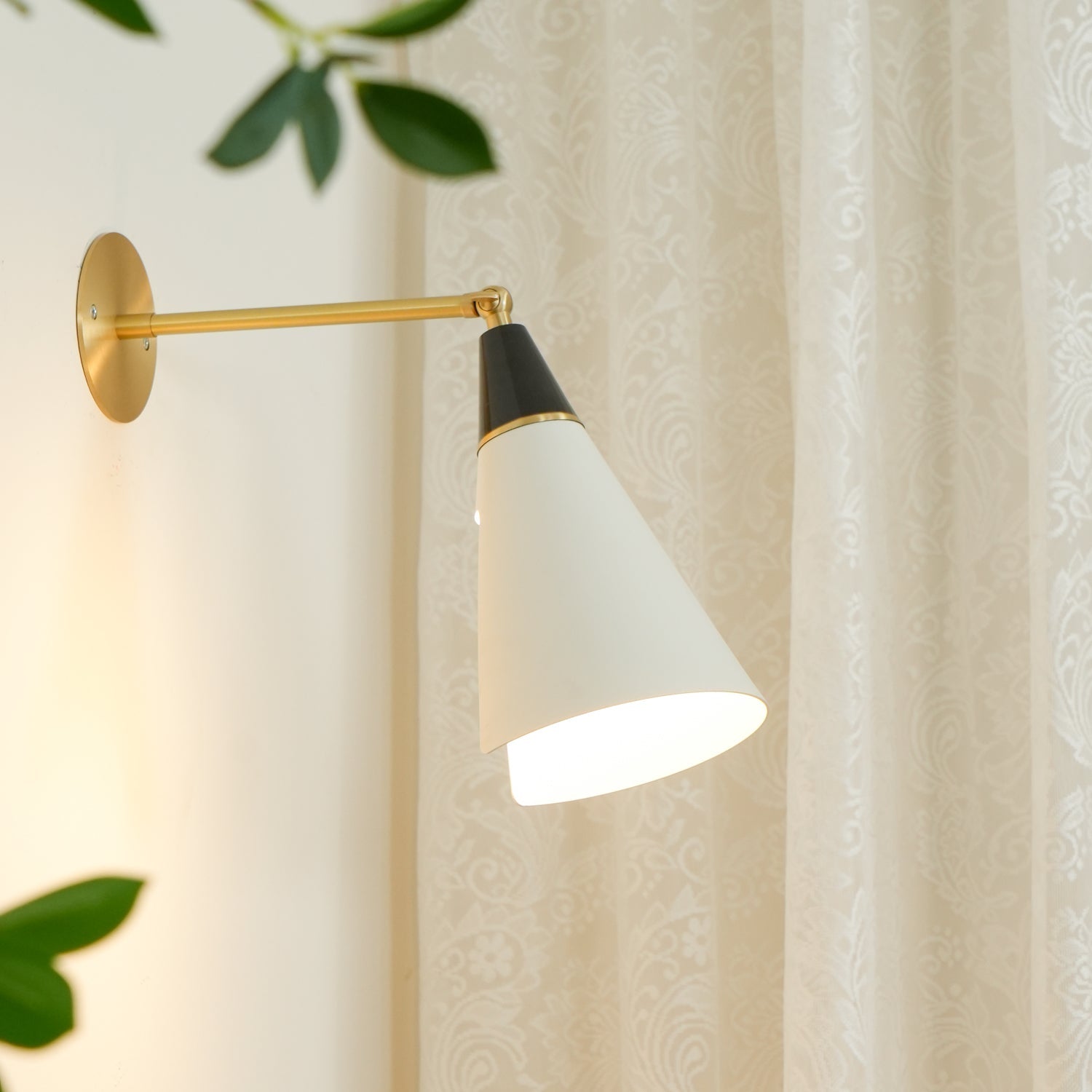 Kixor Modern Minimalist Brass Wall Lamp-Neutral Decor