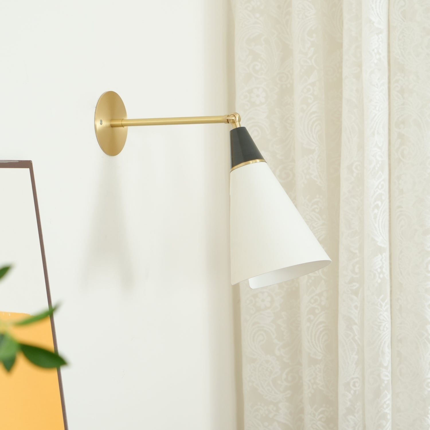 Kixor Modern Minimalist Brass Wall Lamp-Neutral Decor