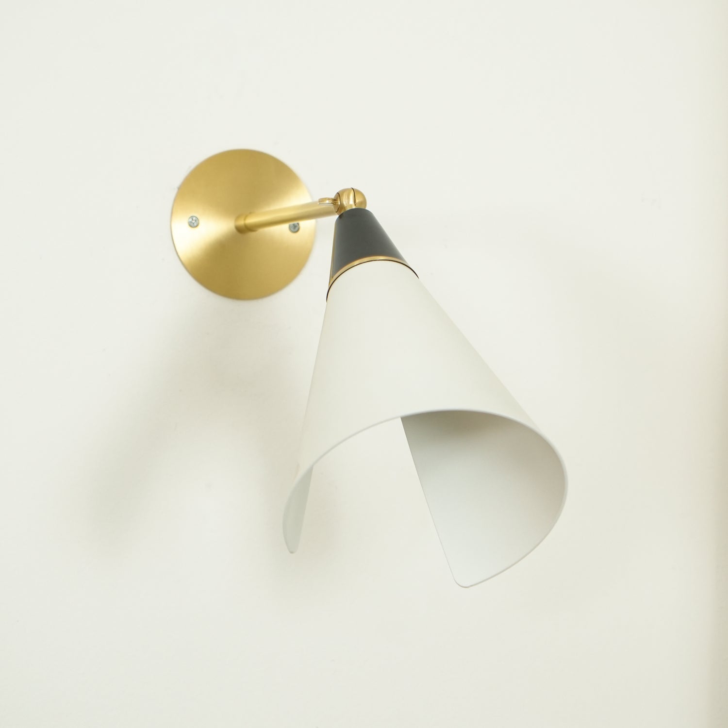 Kixor Modern Minimalist Brass Wall Lamp-Neutral Decor