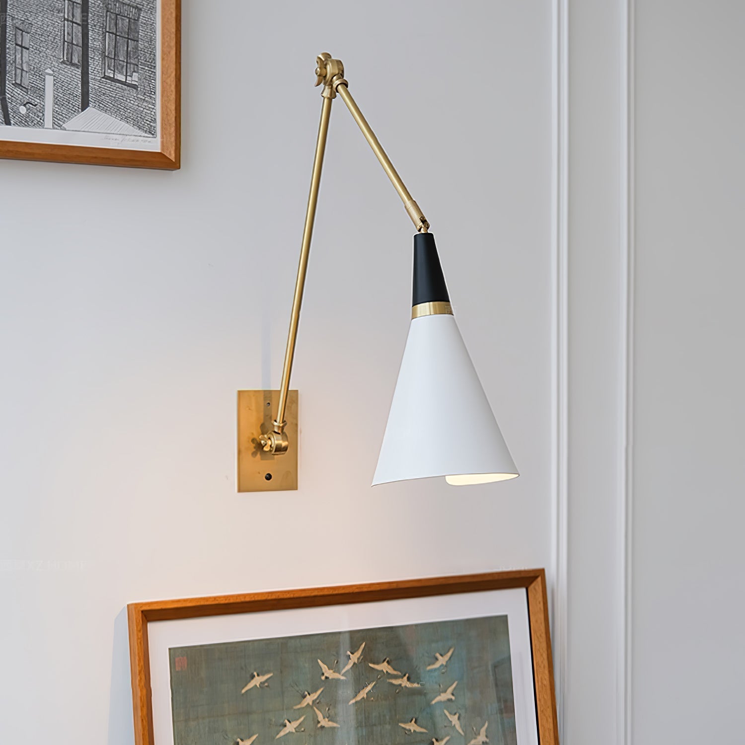 Liora Wall Lamp