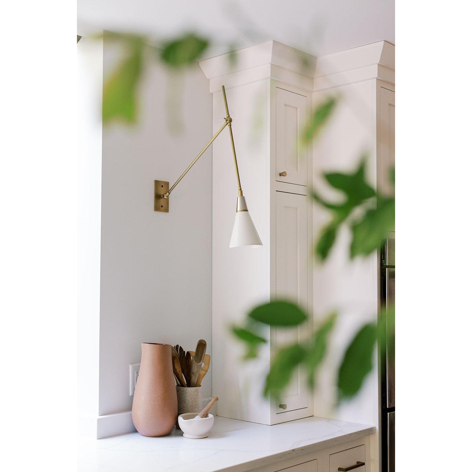 Liora Wall Lamp