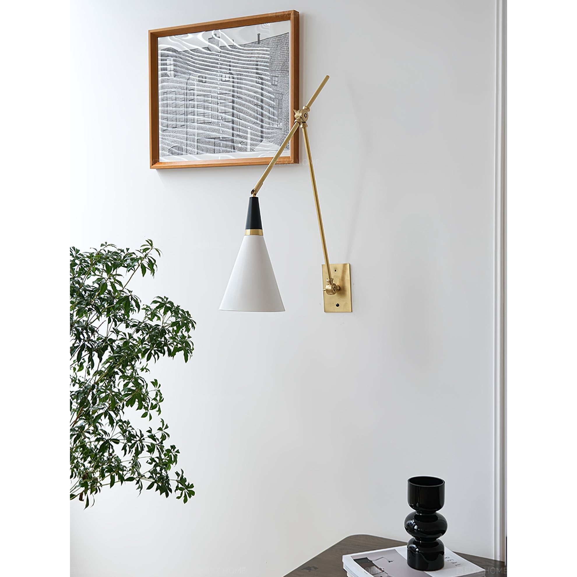 Liora Wall Lamp
