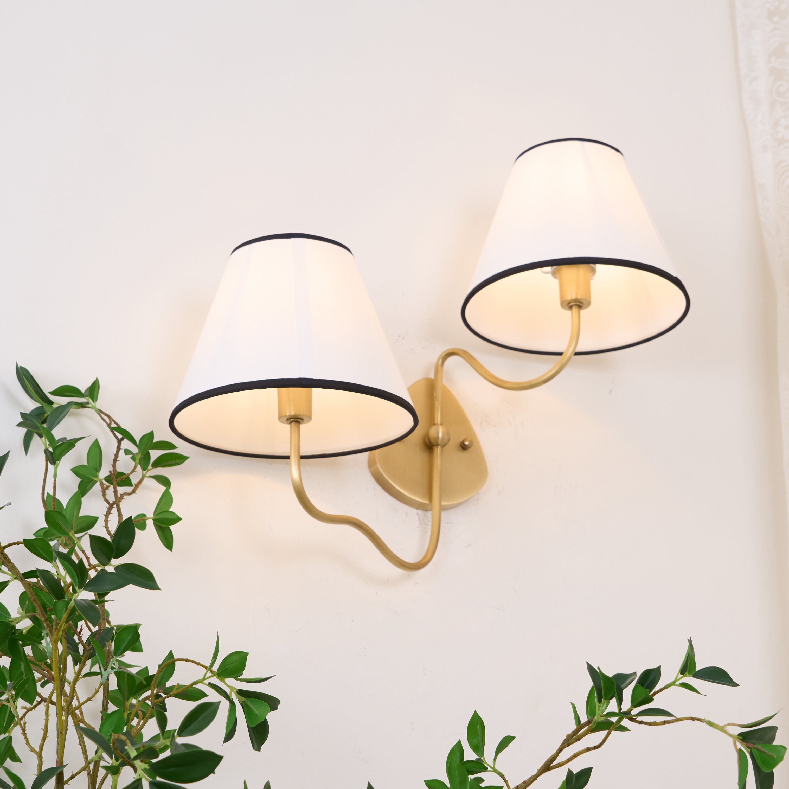 Aveline Wall Lamp