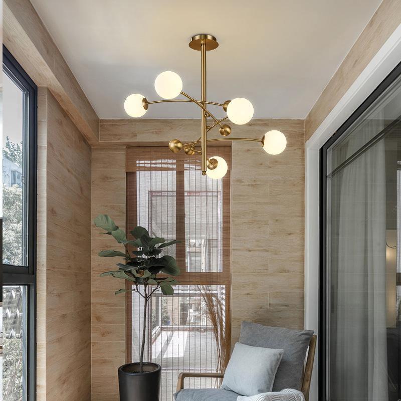 Lustra Chandelier Brass Vertical Beam Globe-Neutral Decor