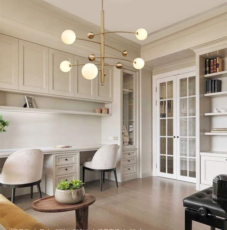 Lustra Chandelier Brass Vertical Beam Globe-Neutral Decor