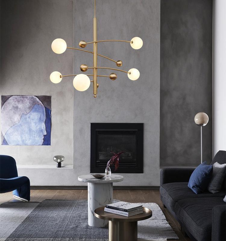 Lustra Chandelier Brass Vertical Beam Globe-Neutral Decor