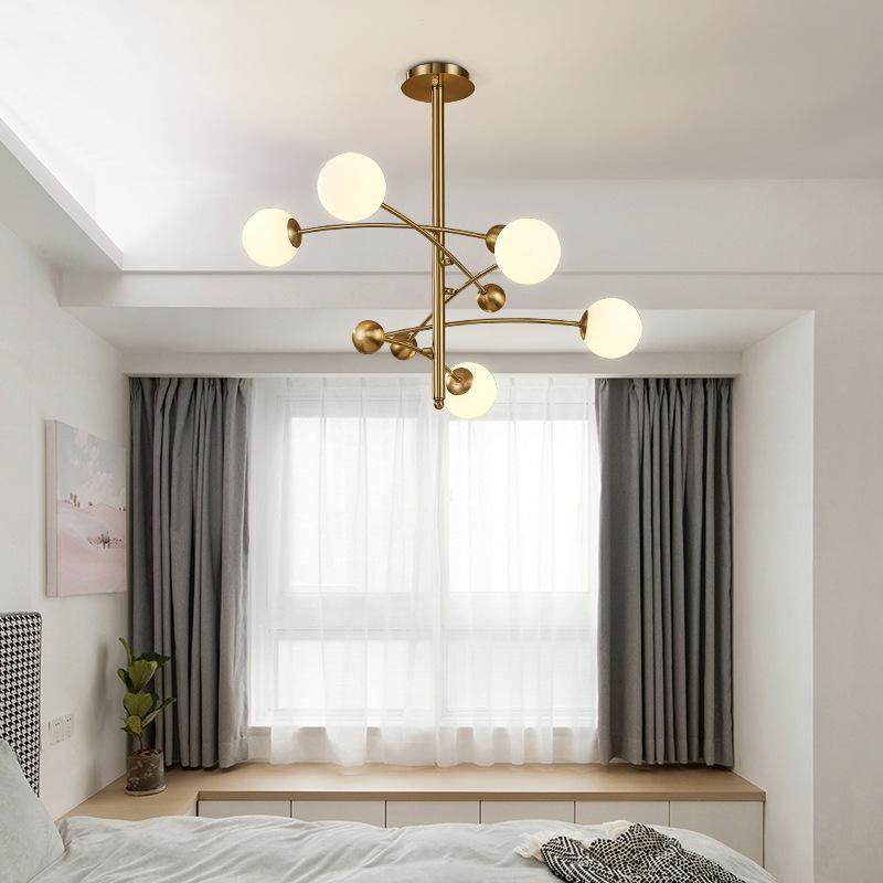 Lustra Chandelier Brass Vertical Beam Globe-Neutral Decor