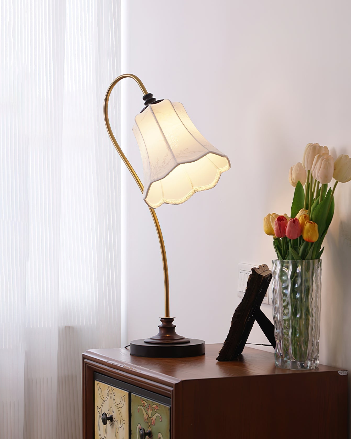 Magnolya Table Lamp