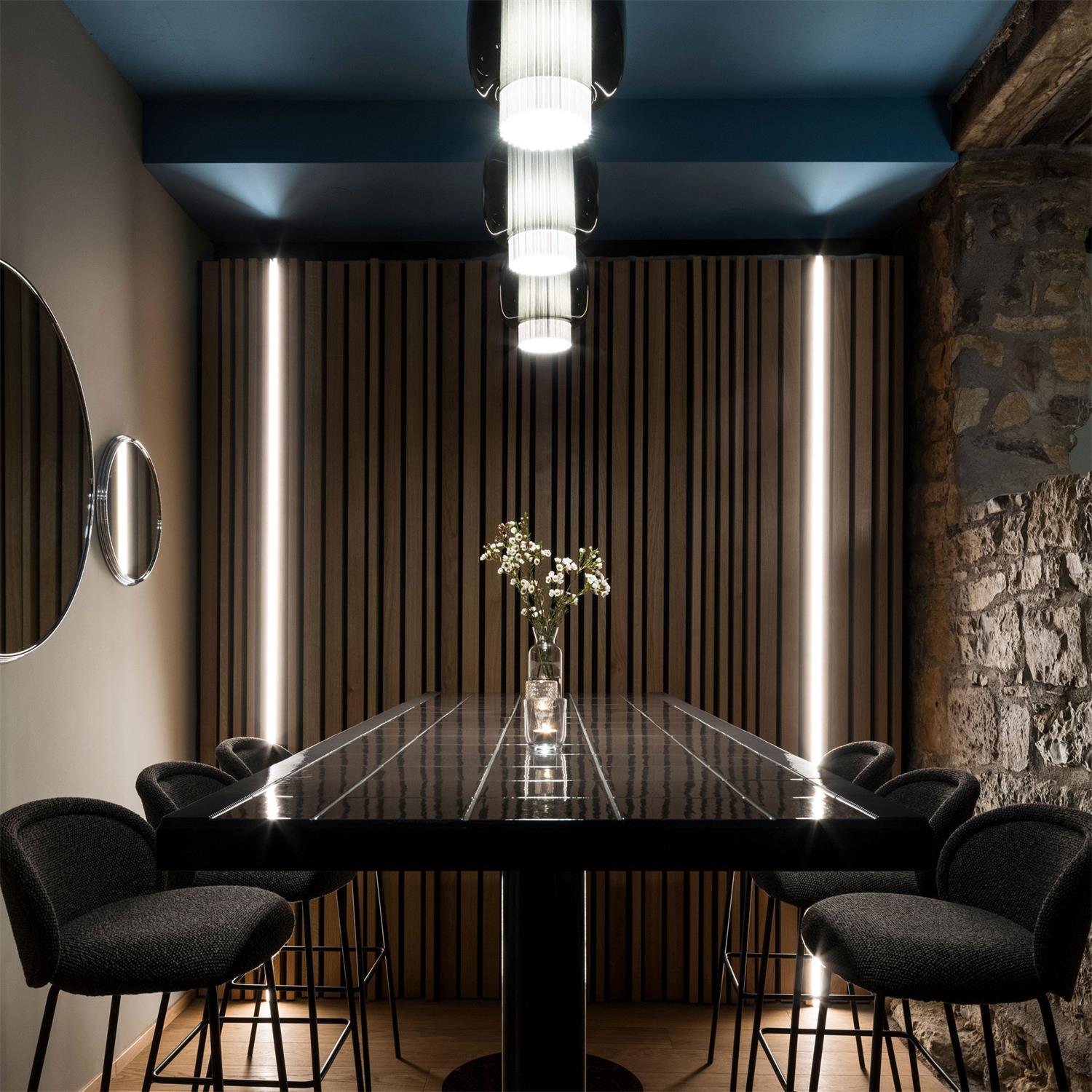 Auren Modern Glass Pendant Lamp-Neutral Decor