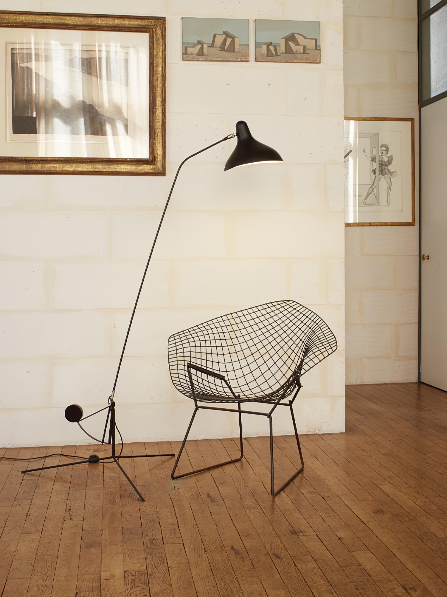ArcMotion Mantis Arm Floor Lamp-Neutral Decor