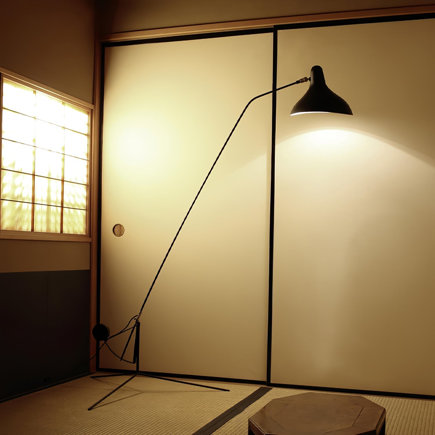 ArcMotion Mantis Arm Floor Lamp-Neutral Decor