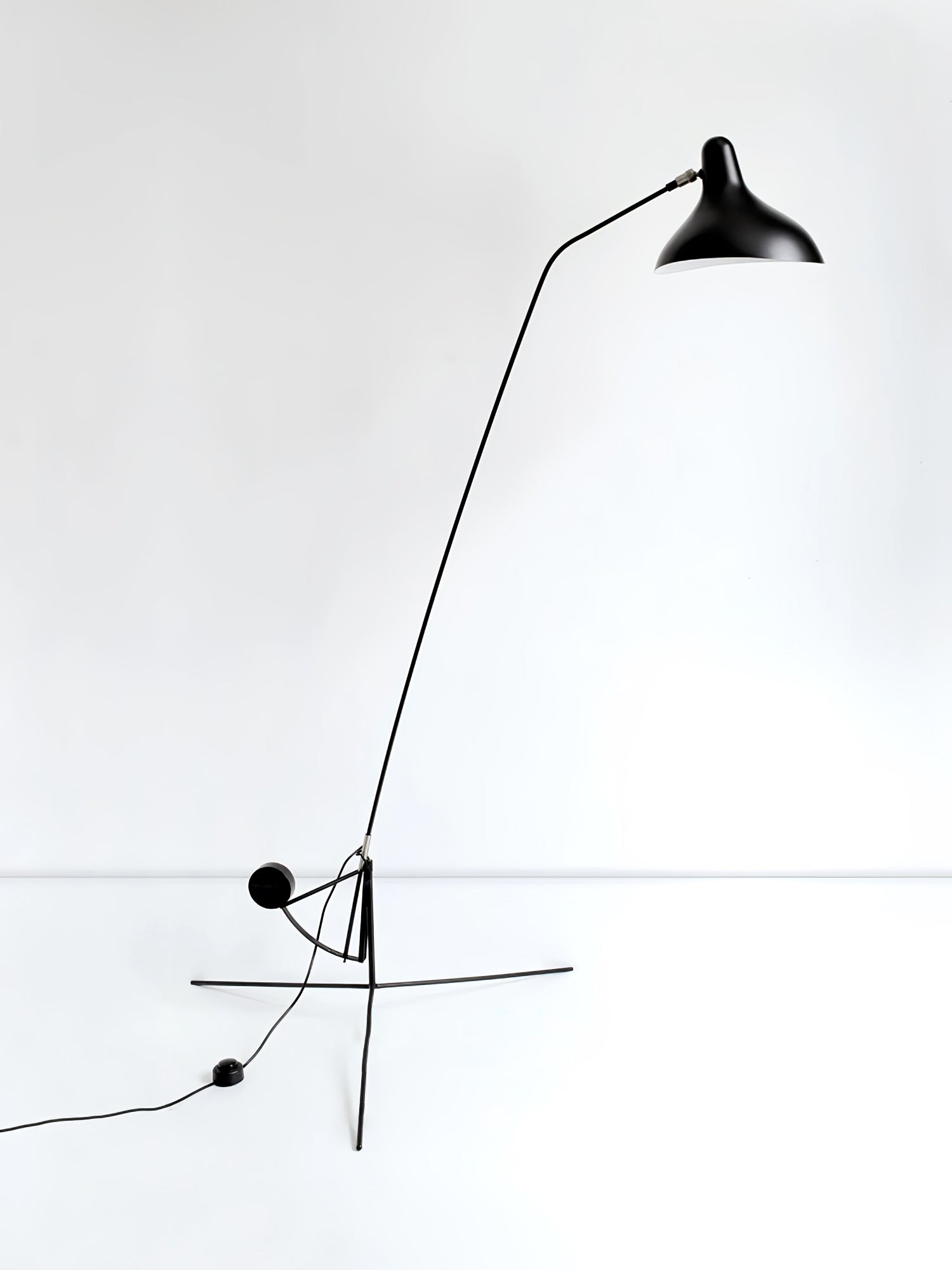 ArcMotion Mantis Arm Floor Lamp-Neutral Decor
