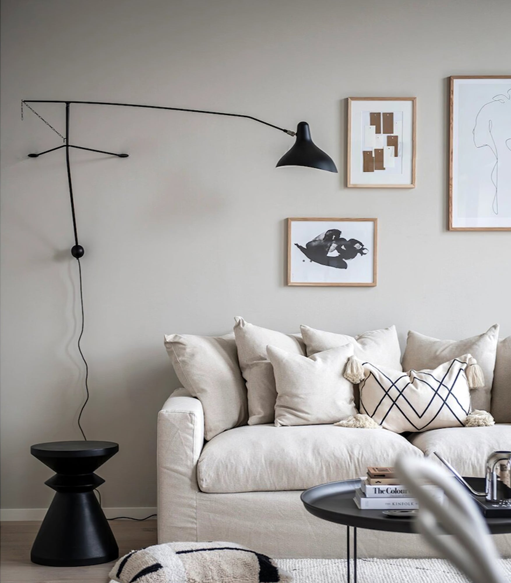 Ivsolarae Modern Minimalist Arm Wall Lamp-Neutral Decor