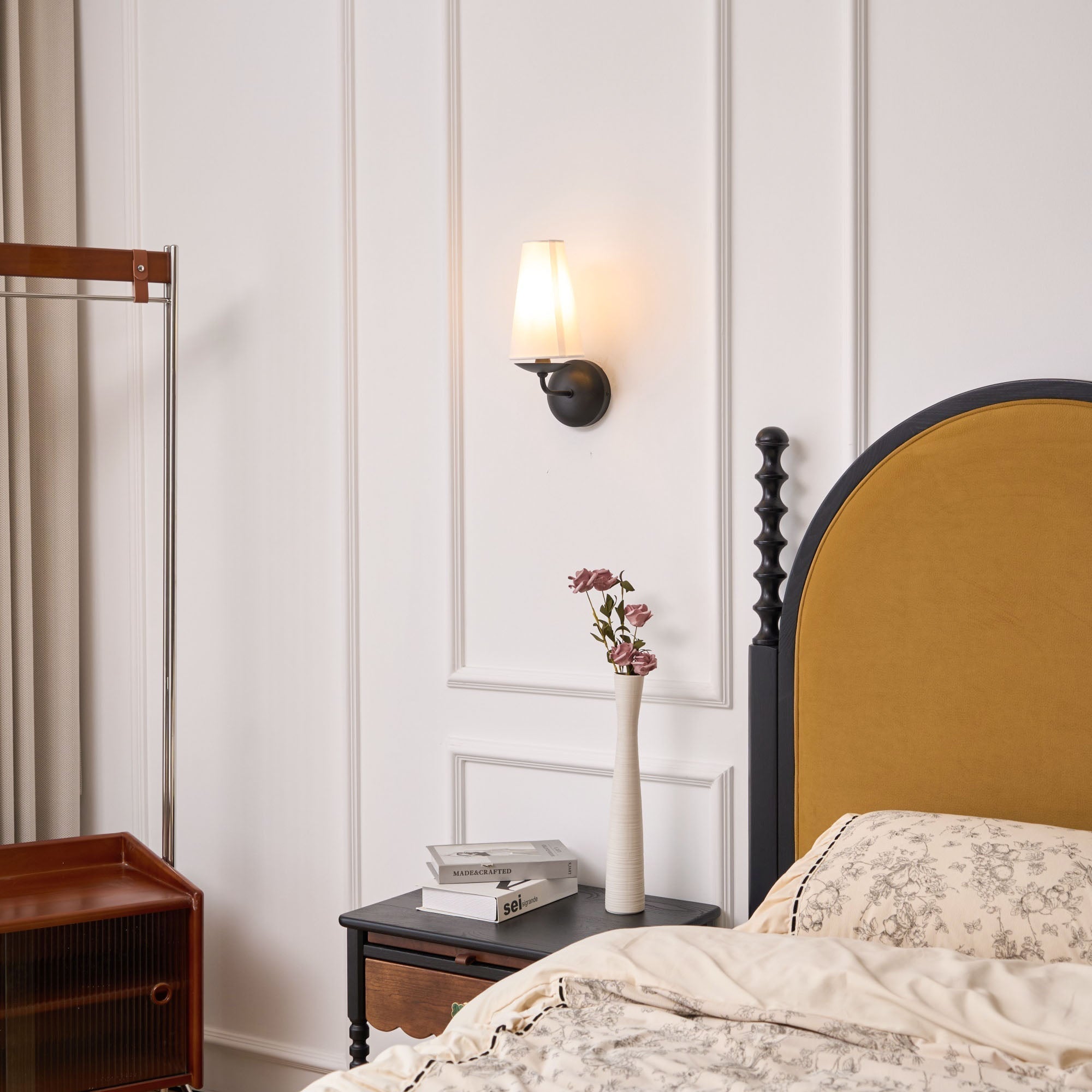 Nora Wall Lamp
