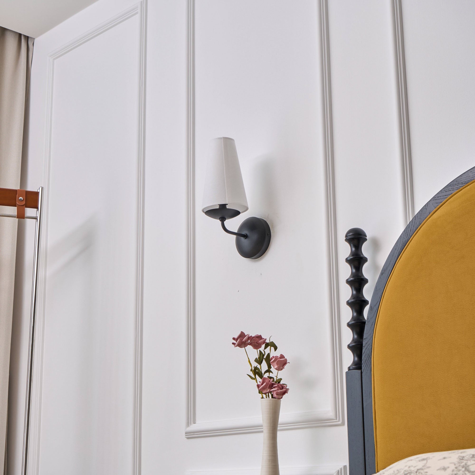 Nora Wall Lamp