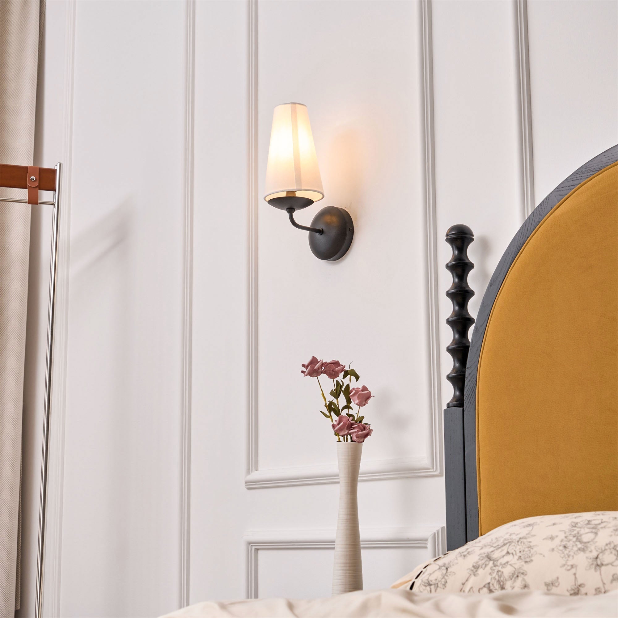 Nora Wall Lamp