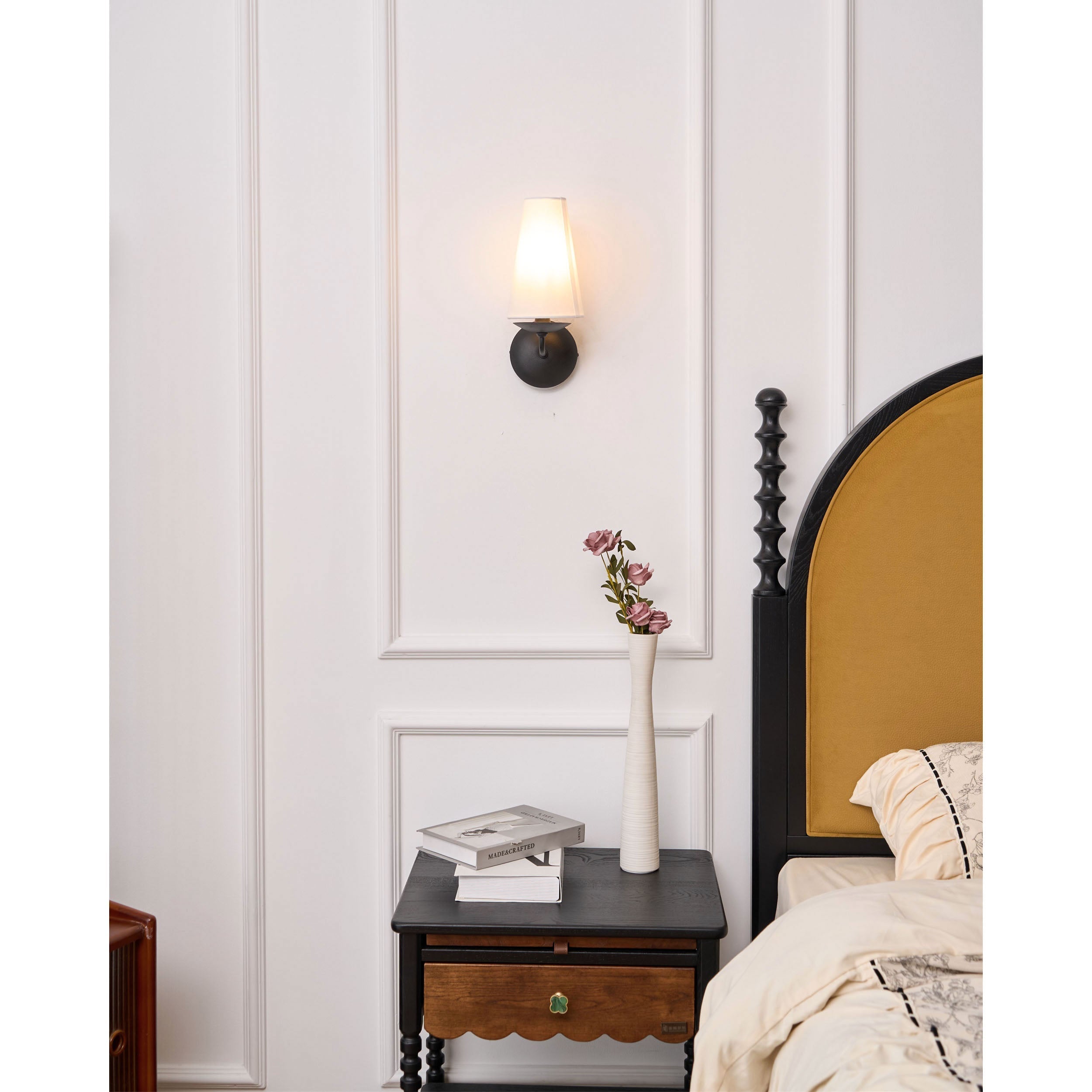 Nora Wall Lamp