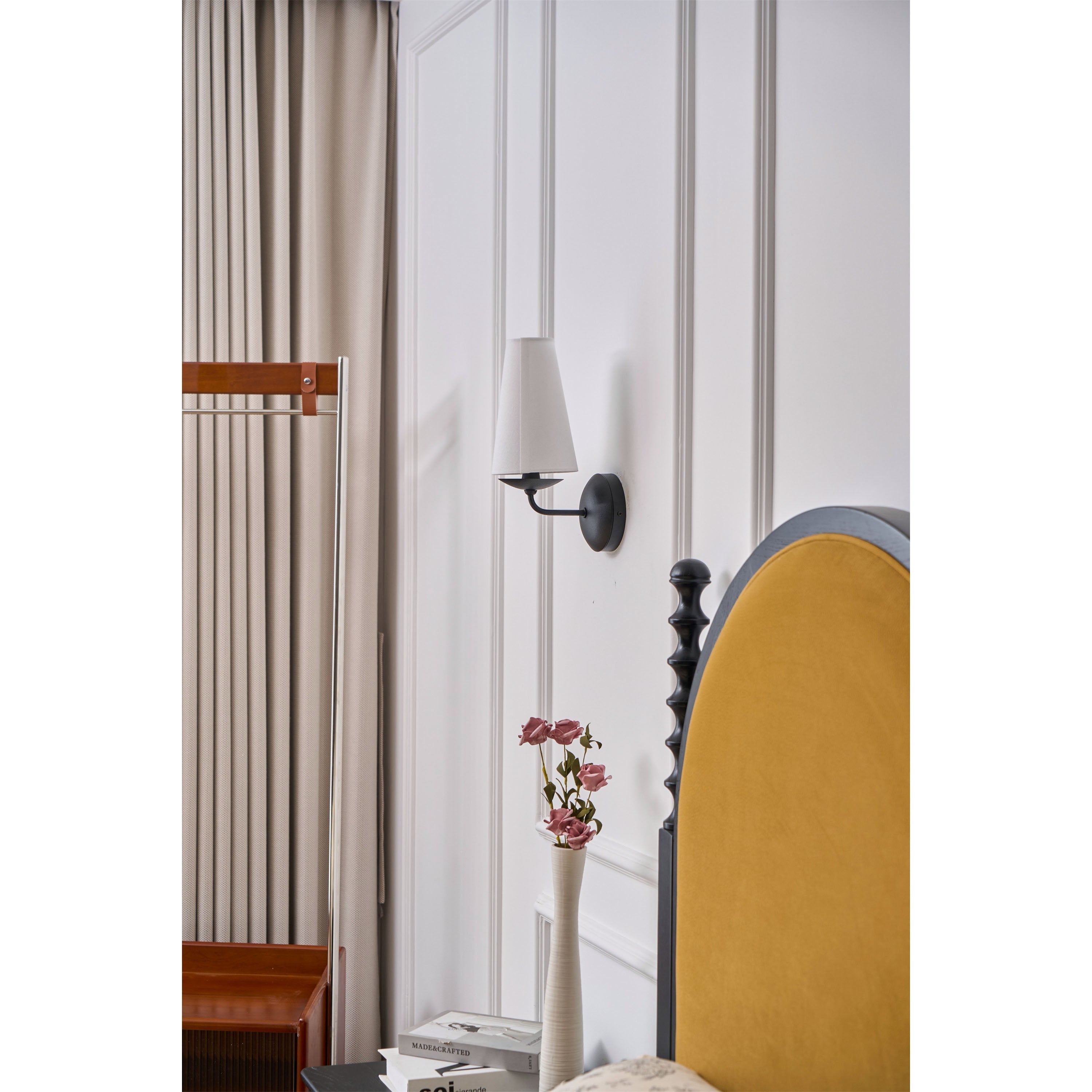 Nora Wall Lamp