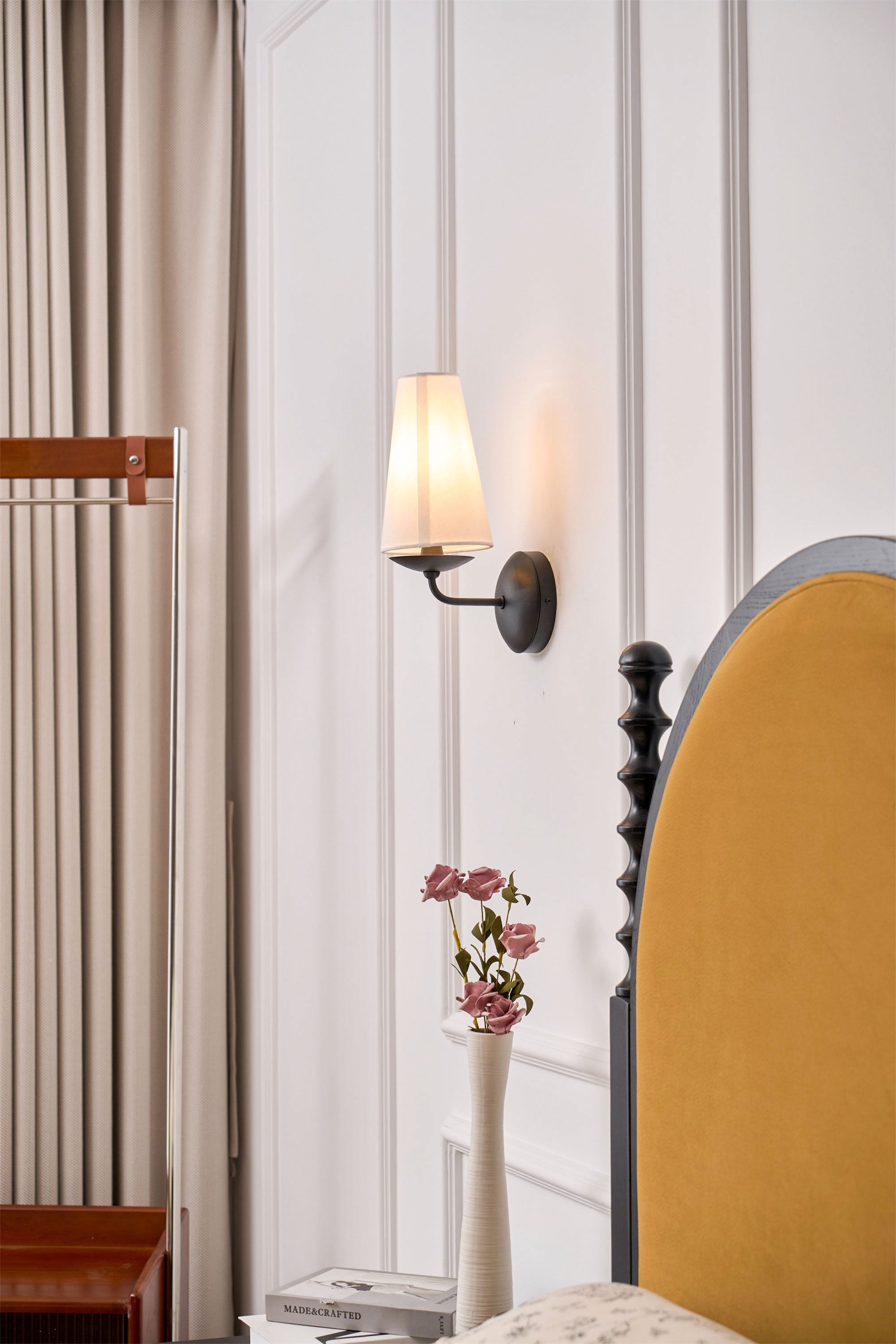 Nora Wall Lamp