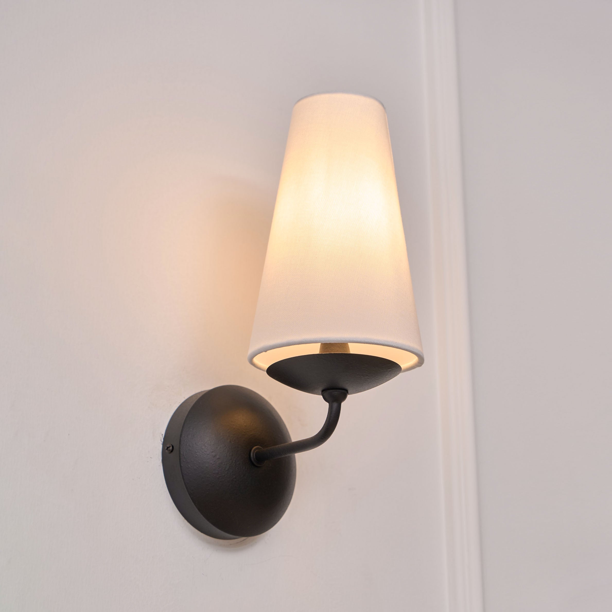 Nora Wall Lamp
