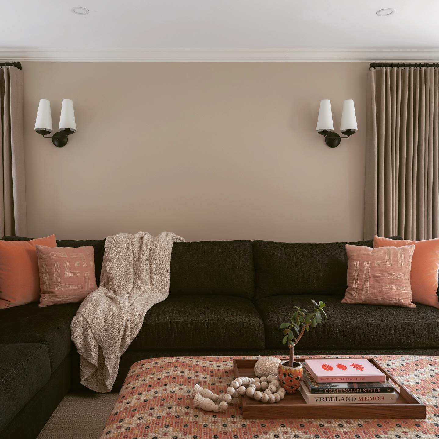 Nora Wall Lamp