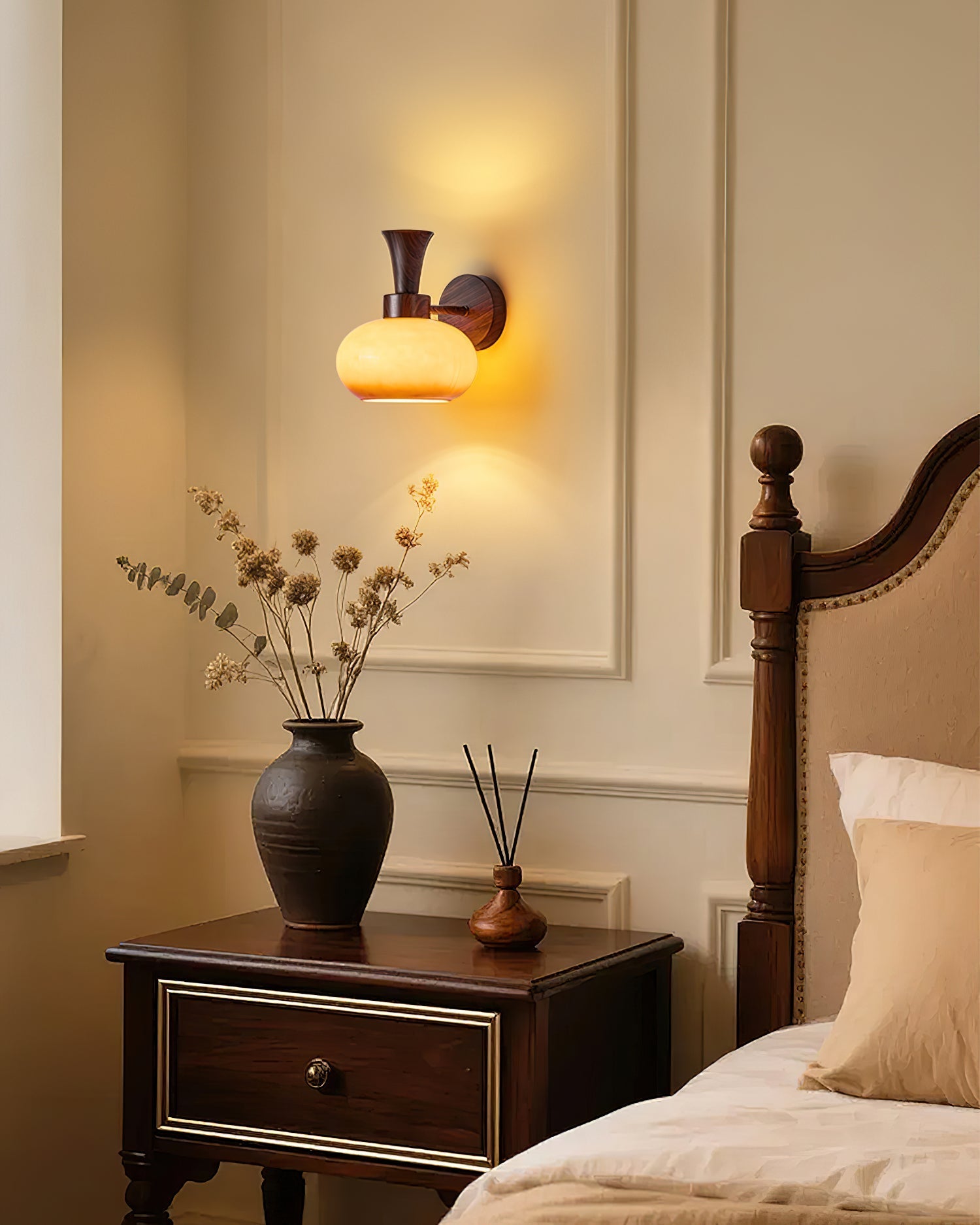 Barnaby Wall Lamp