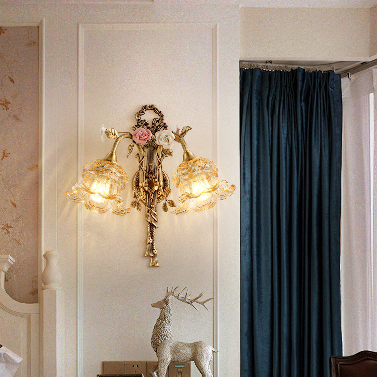 Lifestyle image showing the 1-head lamp in a bedroom setting.