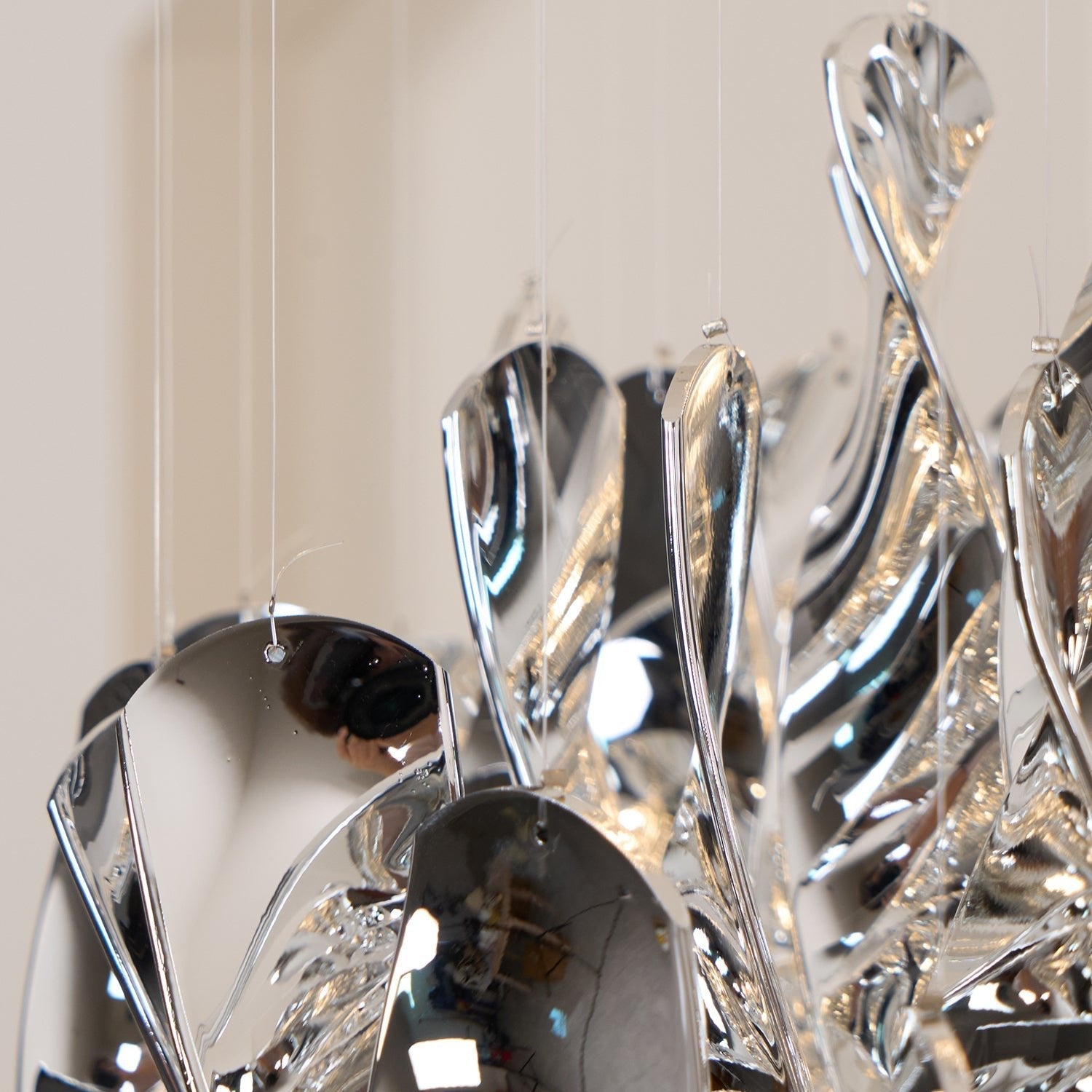 Isoran Luxe Acrylic Chandelier-Neutral Decor