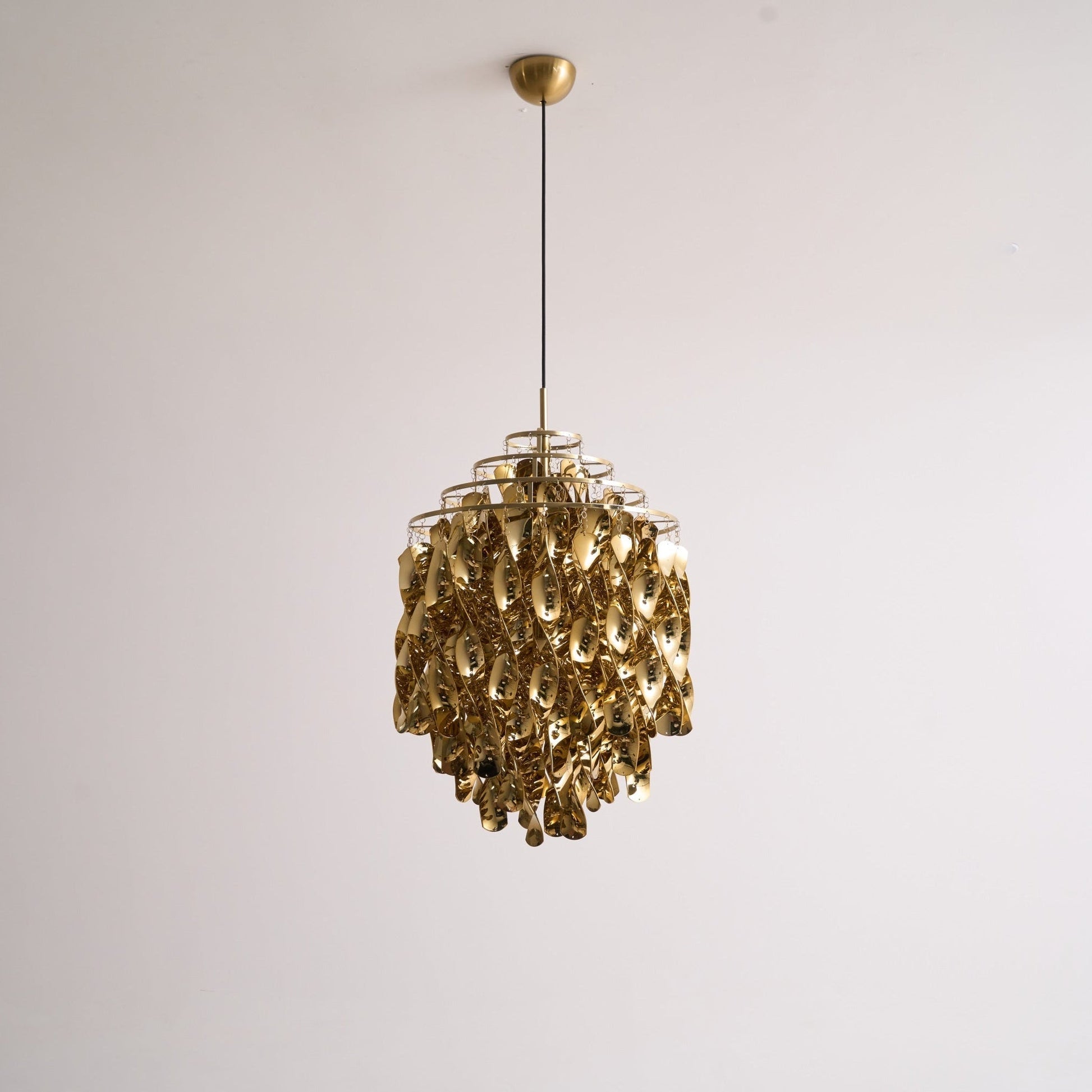 Isoran Luxe Acrylic Chandelier-Neutral Decor