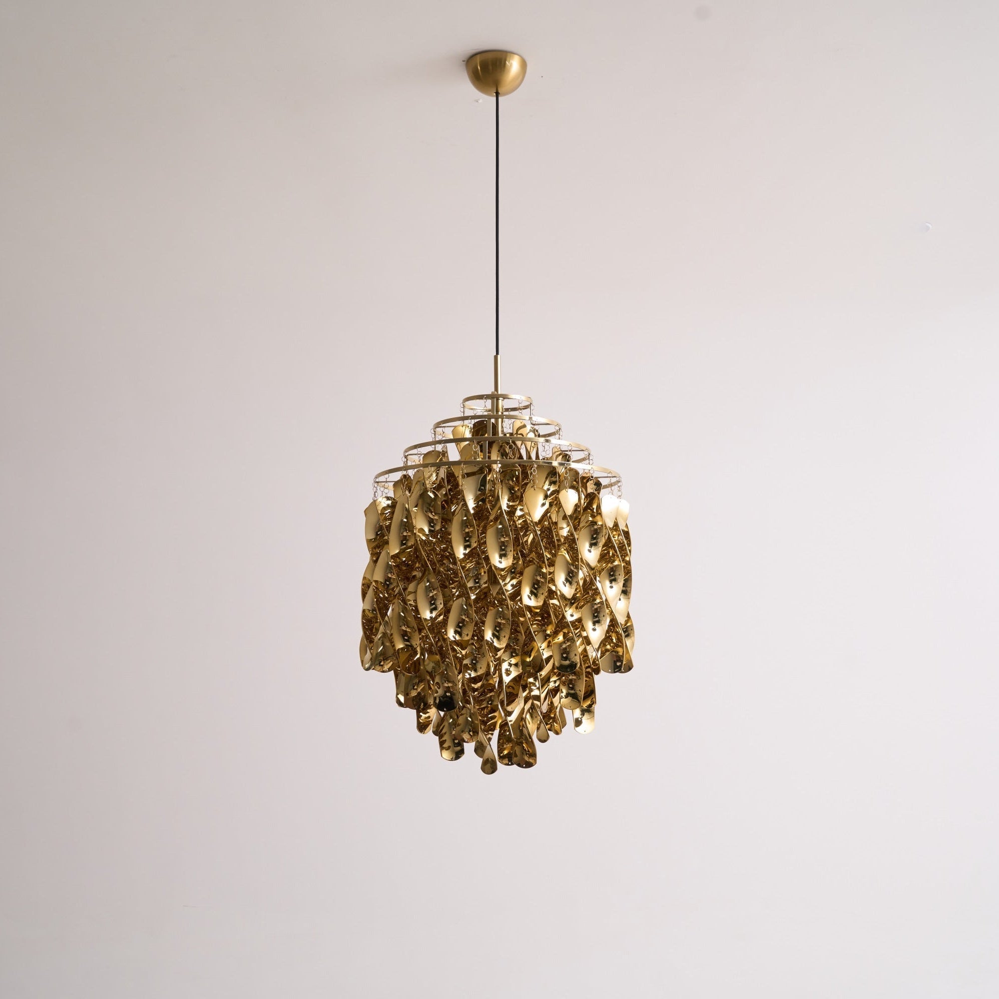 Isoran Luxe Acrylic Chandelier-Neutral Decor