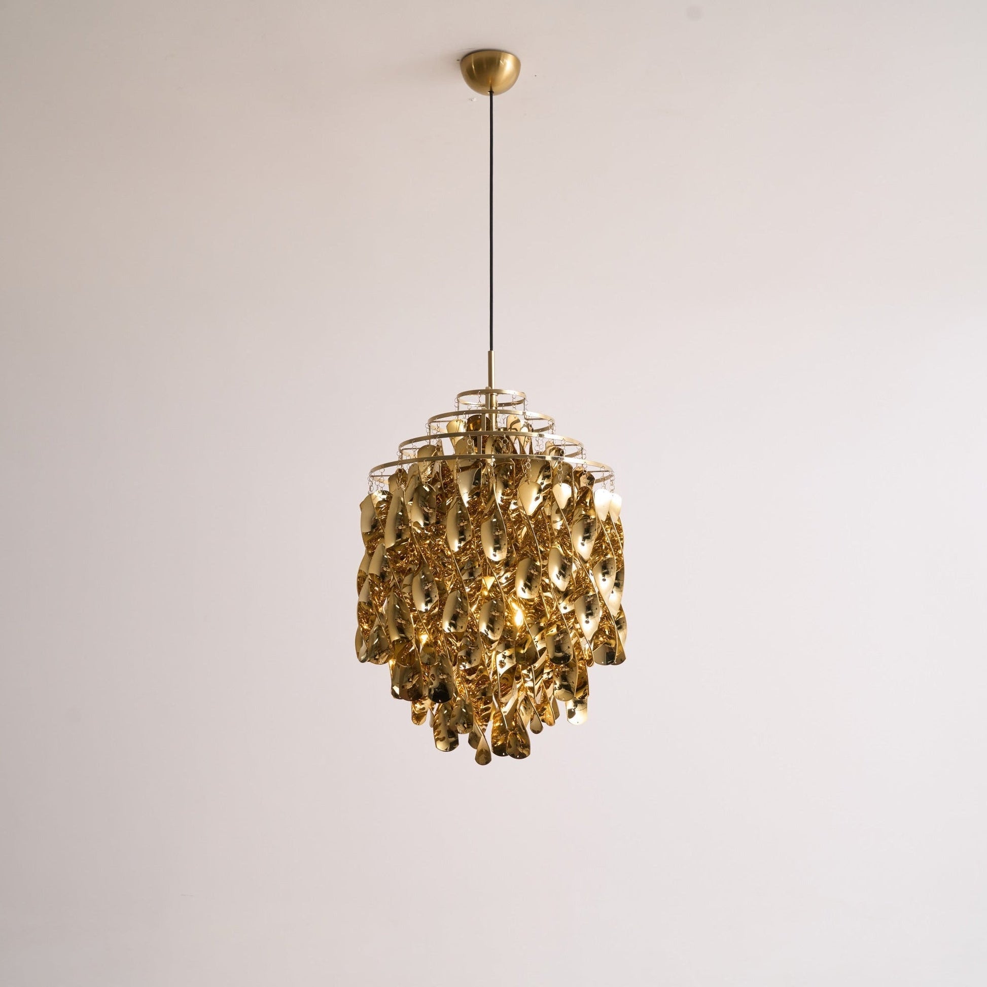 Isoran Luxe Acrylic Chandelier-Neutral Decor