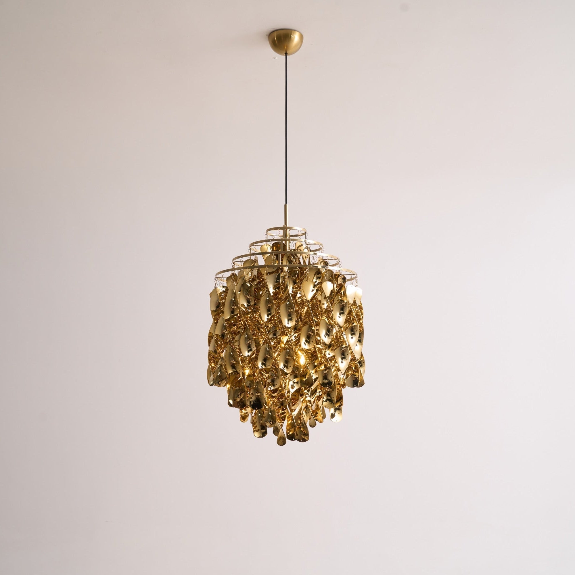 Isoran Luxe Acrylic Chandelier-Neutral Decor