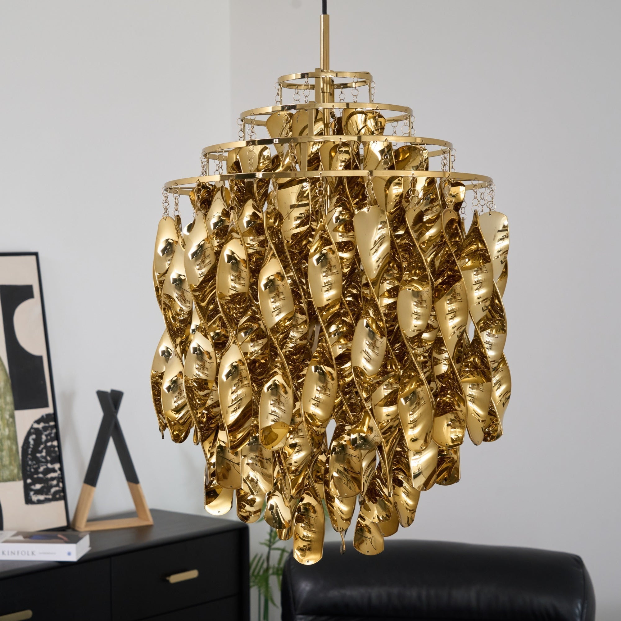 Isoran Luxe Acrylic Chandelier-Neutral Decor