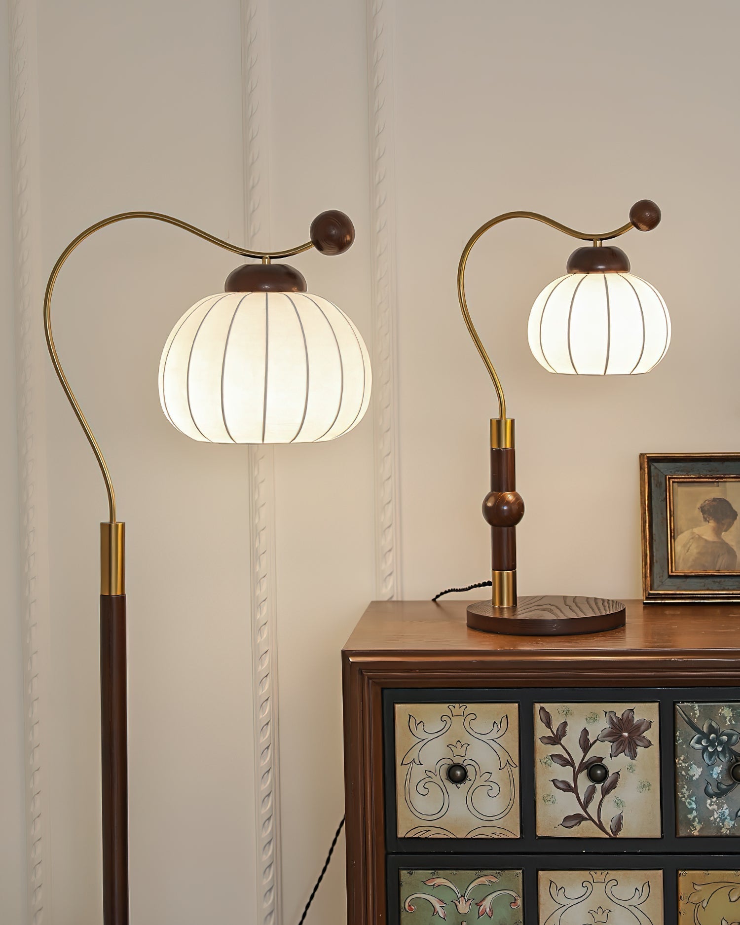 Irisius Table Lamp