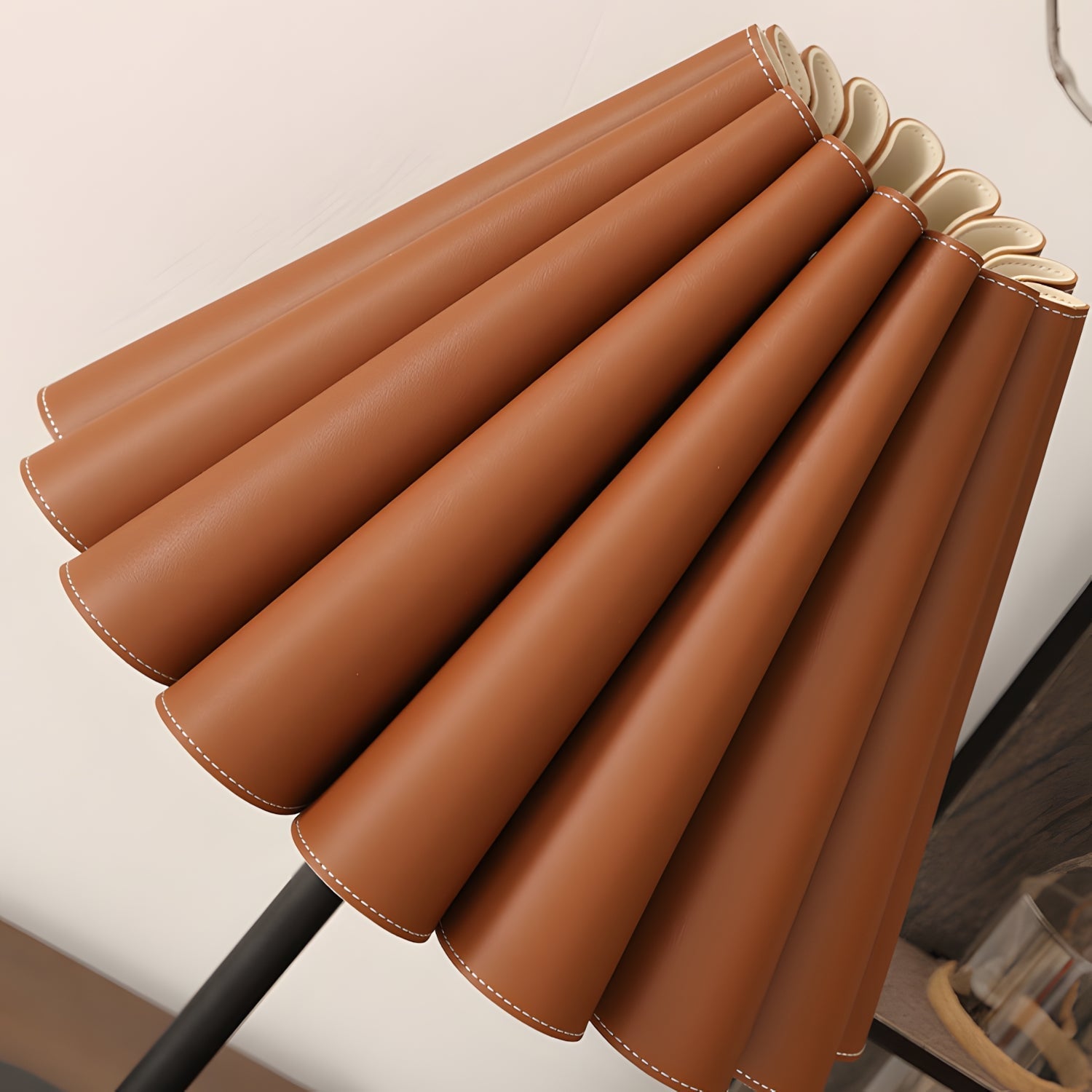 Laurel Pleat Table Light