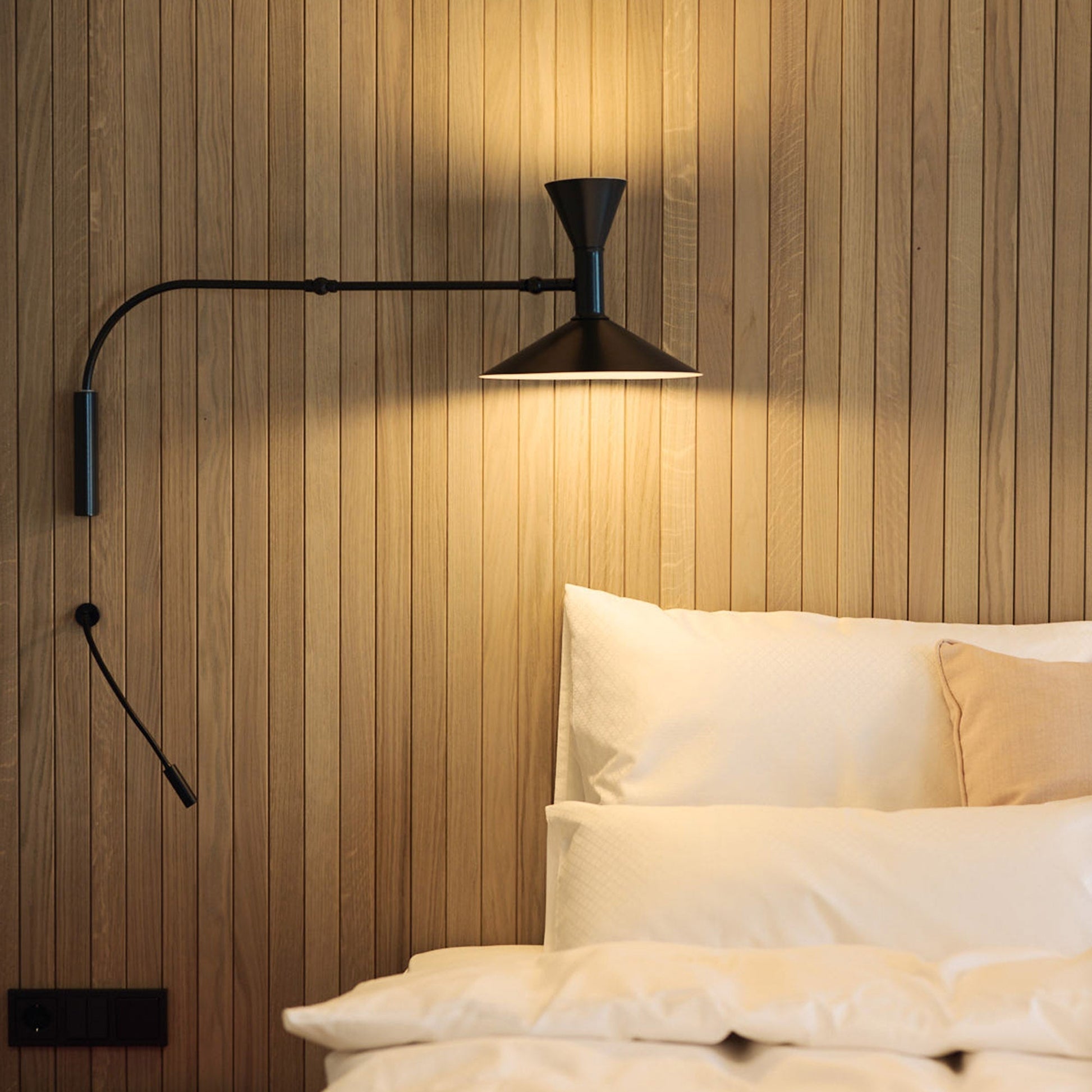 Lustra Wall Lamp Marseille Adjustable-Neutral Decor