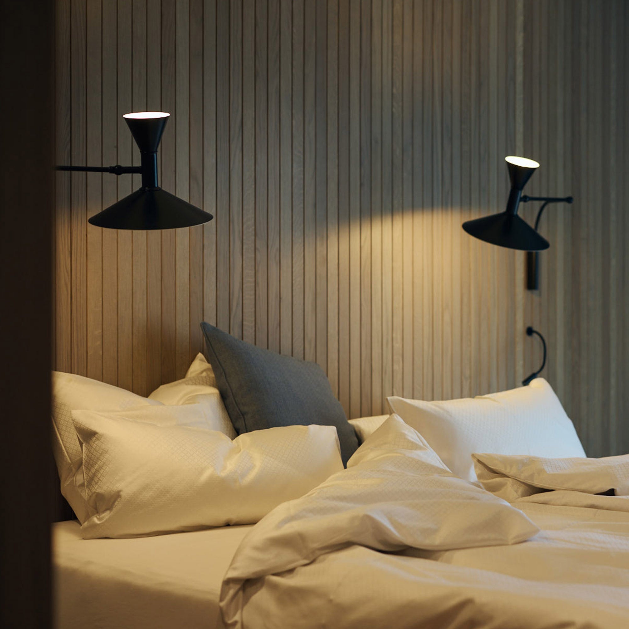 Lustra Wall Lamp Marseille Adjustable-Neutral Decor