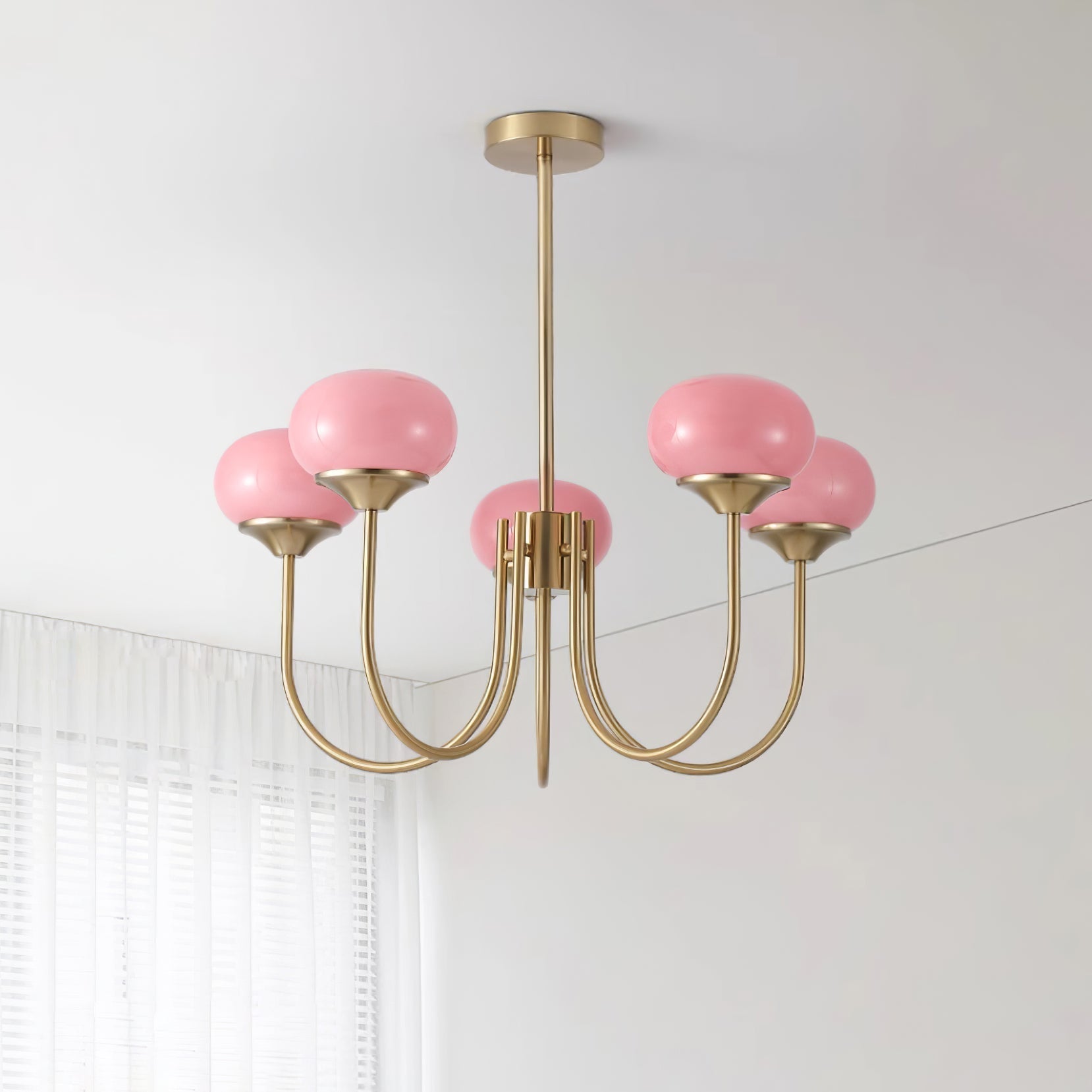 Lustra Chandelier Pink Glass Globe Gold-Neutral Decor