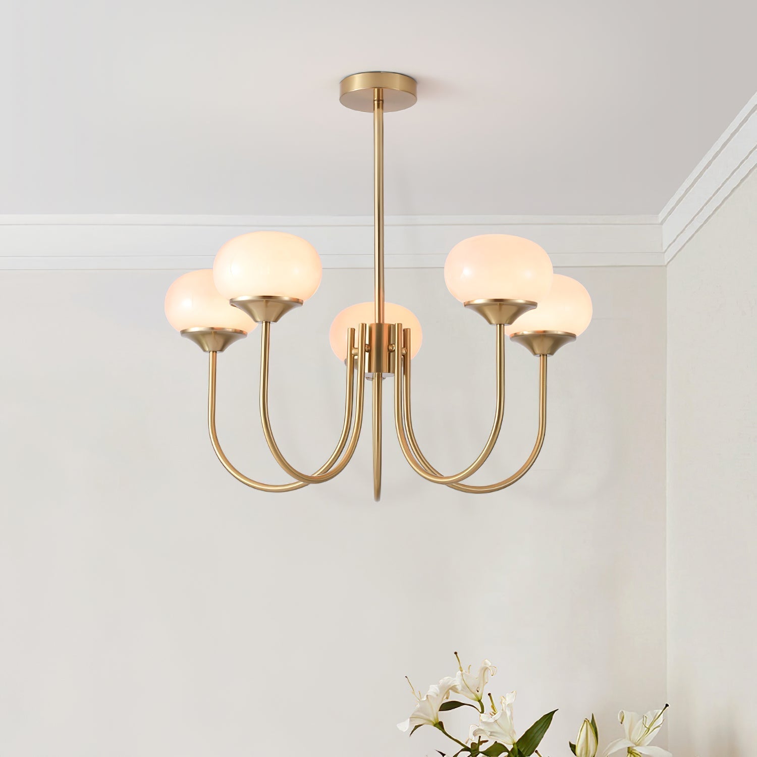 Lustra Chandelier Pink Glass Globe Gold-Neutral Decor