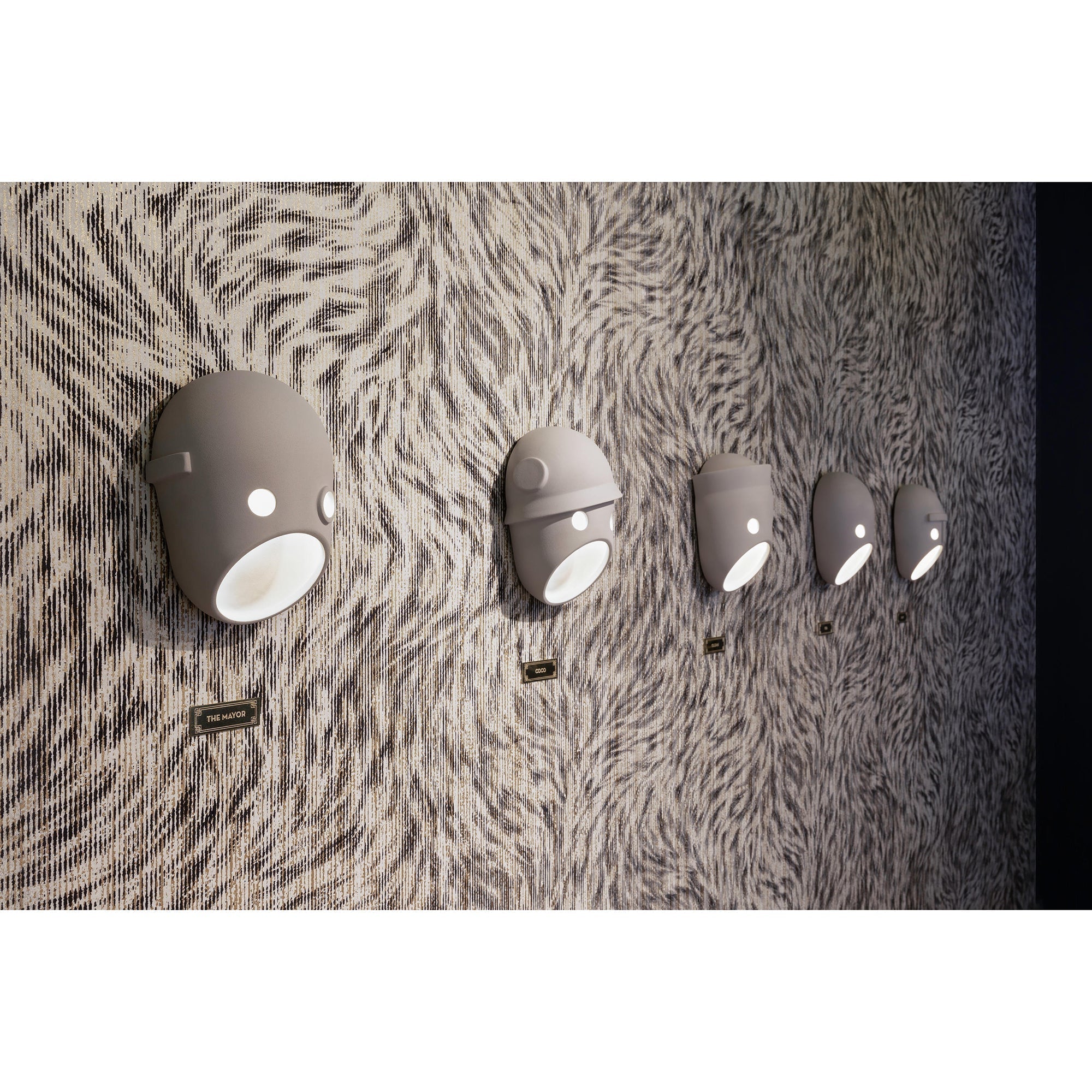 Mask Individual Creativity Resin Wall Light-Neutral Decor