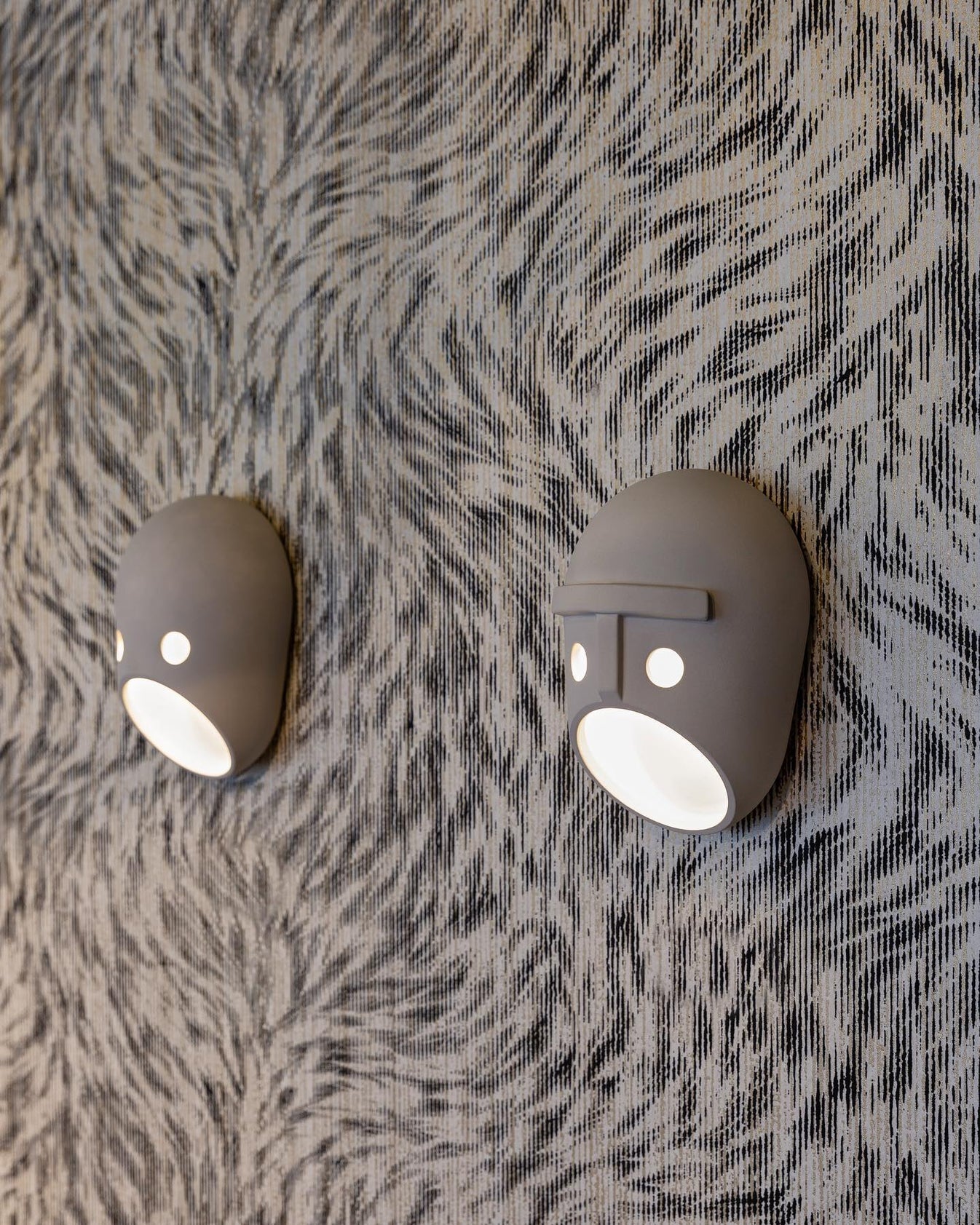 Mask Individual Creativity Resin Wall Light-Neutral Decor