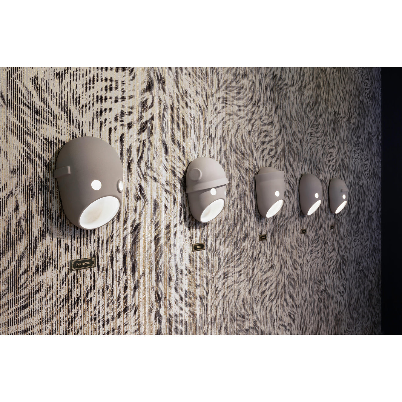 Mask Individual Creativity Resin Wall Light-Neutral Decor