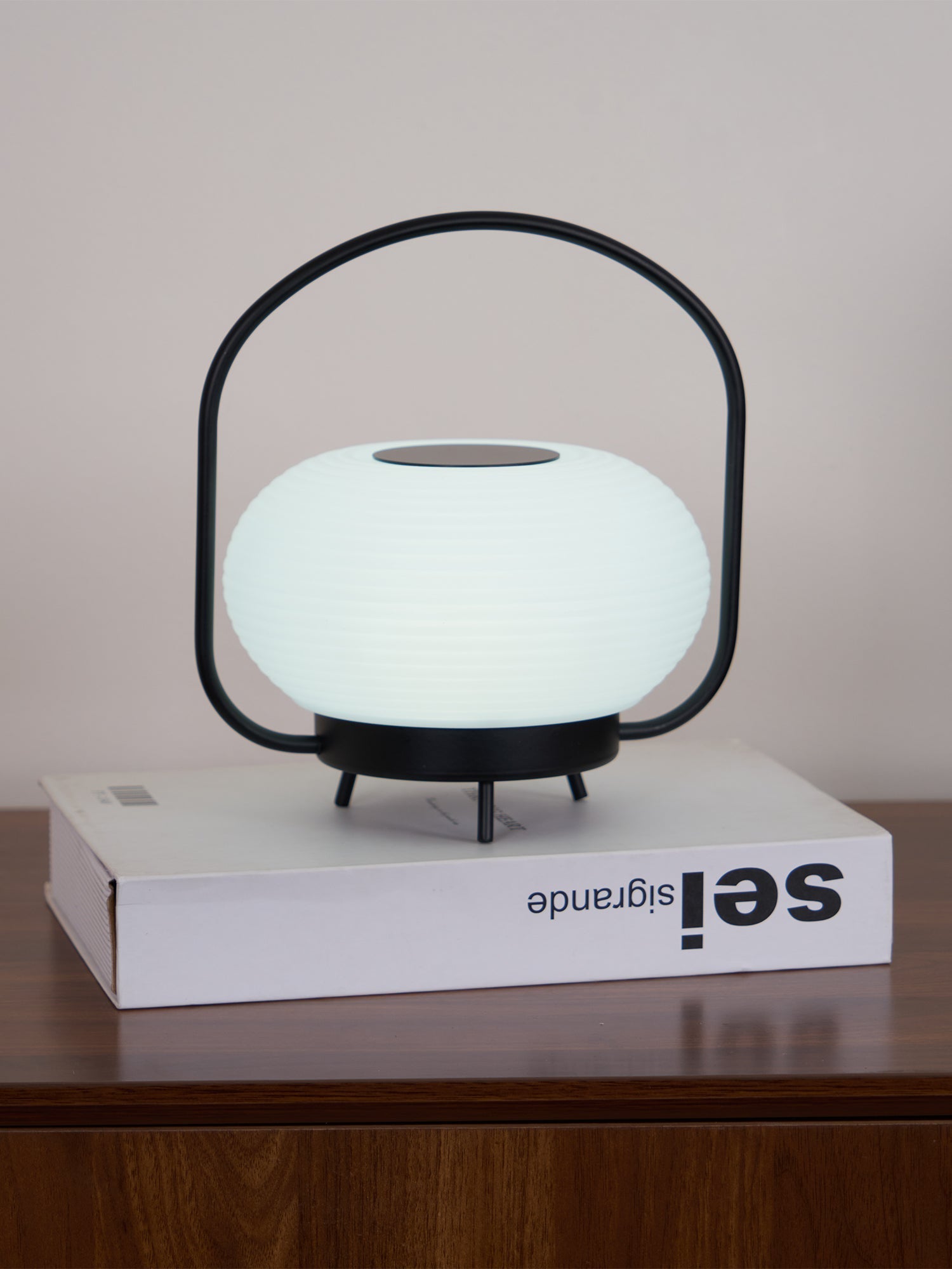 Saelan Minimalist Table Lamp-Neutral Decor