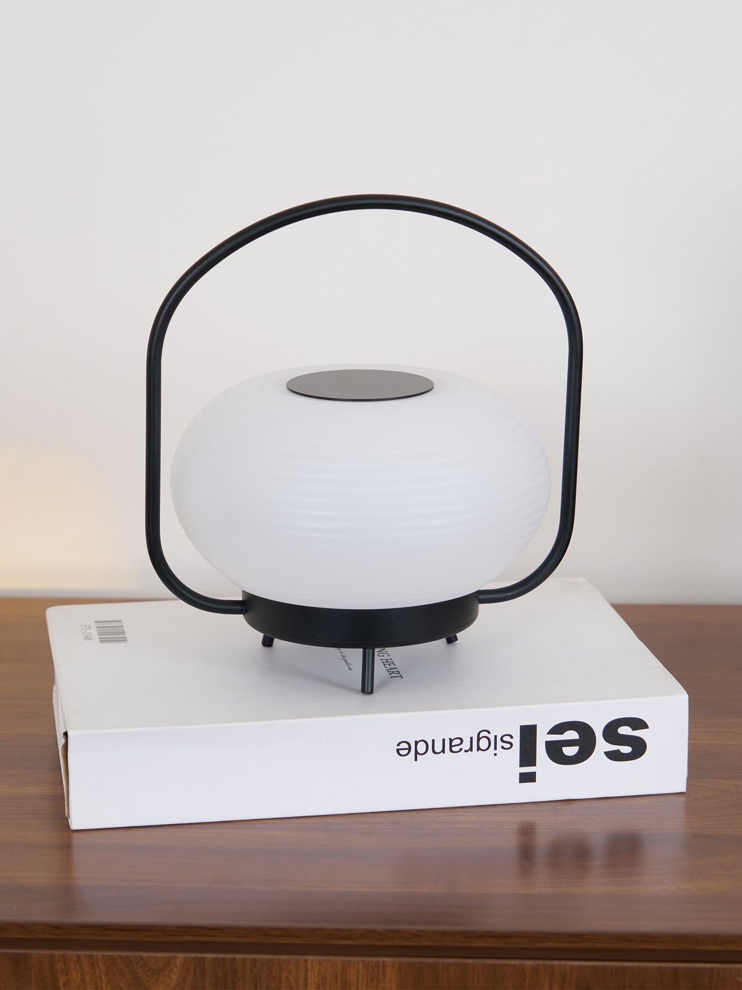 Saelan Minimalist Table Lamp-Neutral Decor