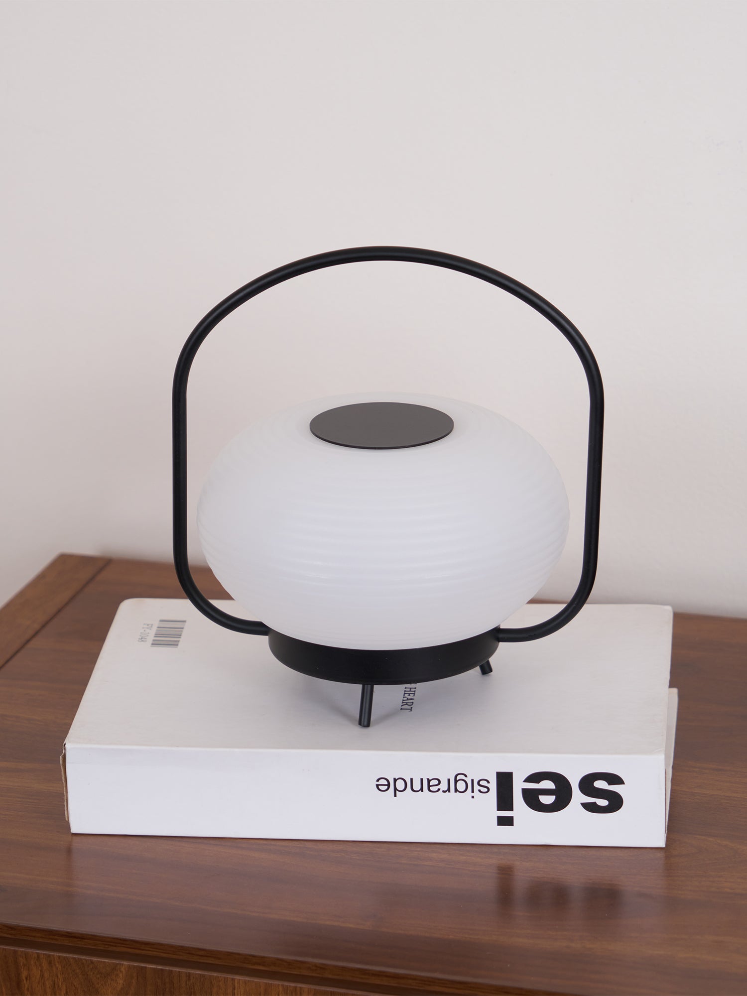 Saelan Minimalist Table Lamp-Neutral Decor