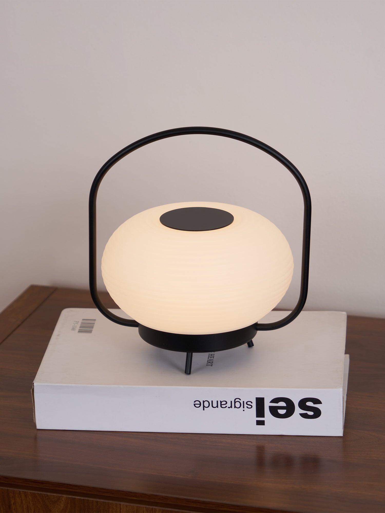 Saelan Minimalist Table Lamp-Neutral Decor