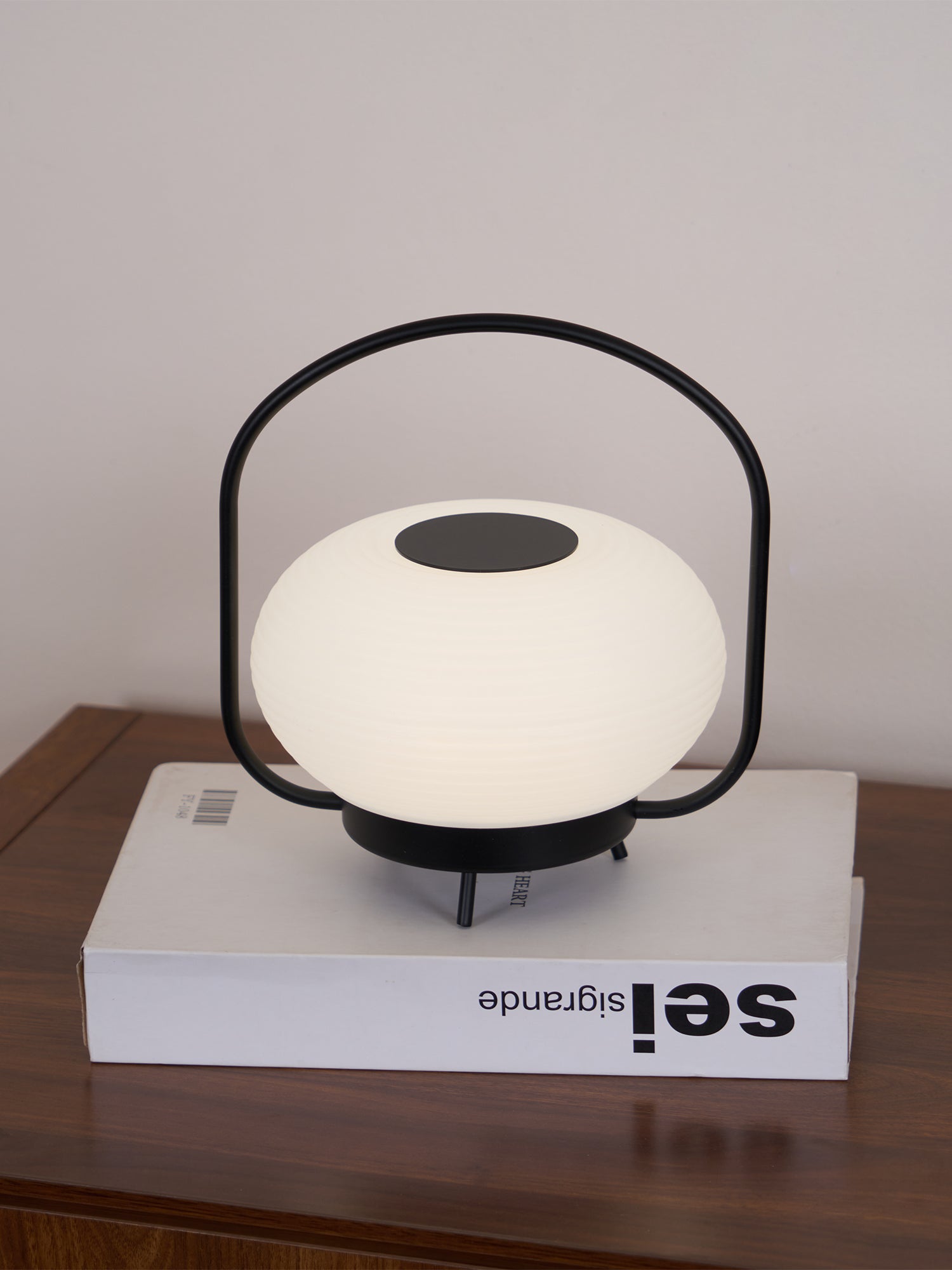 Saelan Minimalist Table Lamp-Neutral Decor