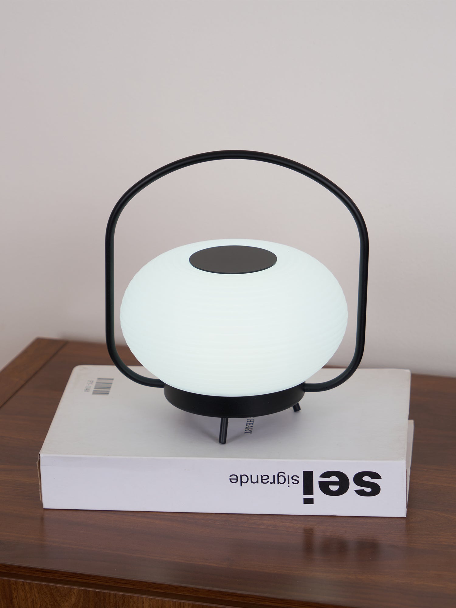 Saelan Minimalist Table Lamp-Neutral Decor