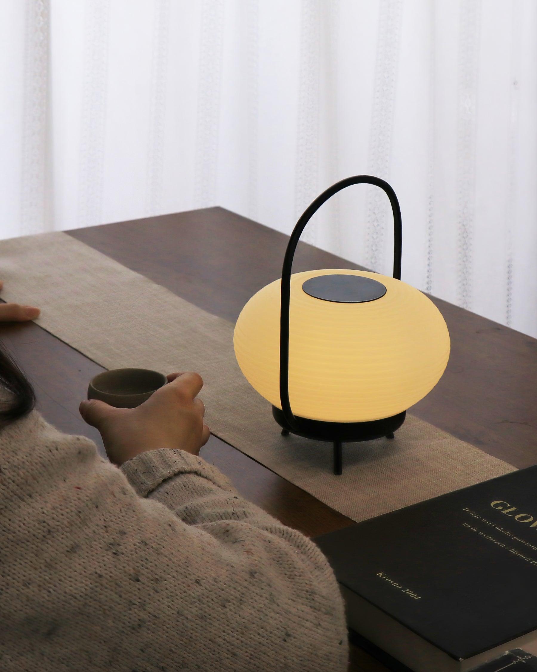Saelan Minimalist Table Lamp-Neutral Decor