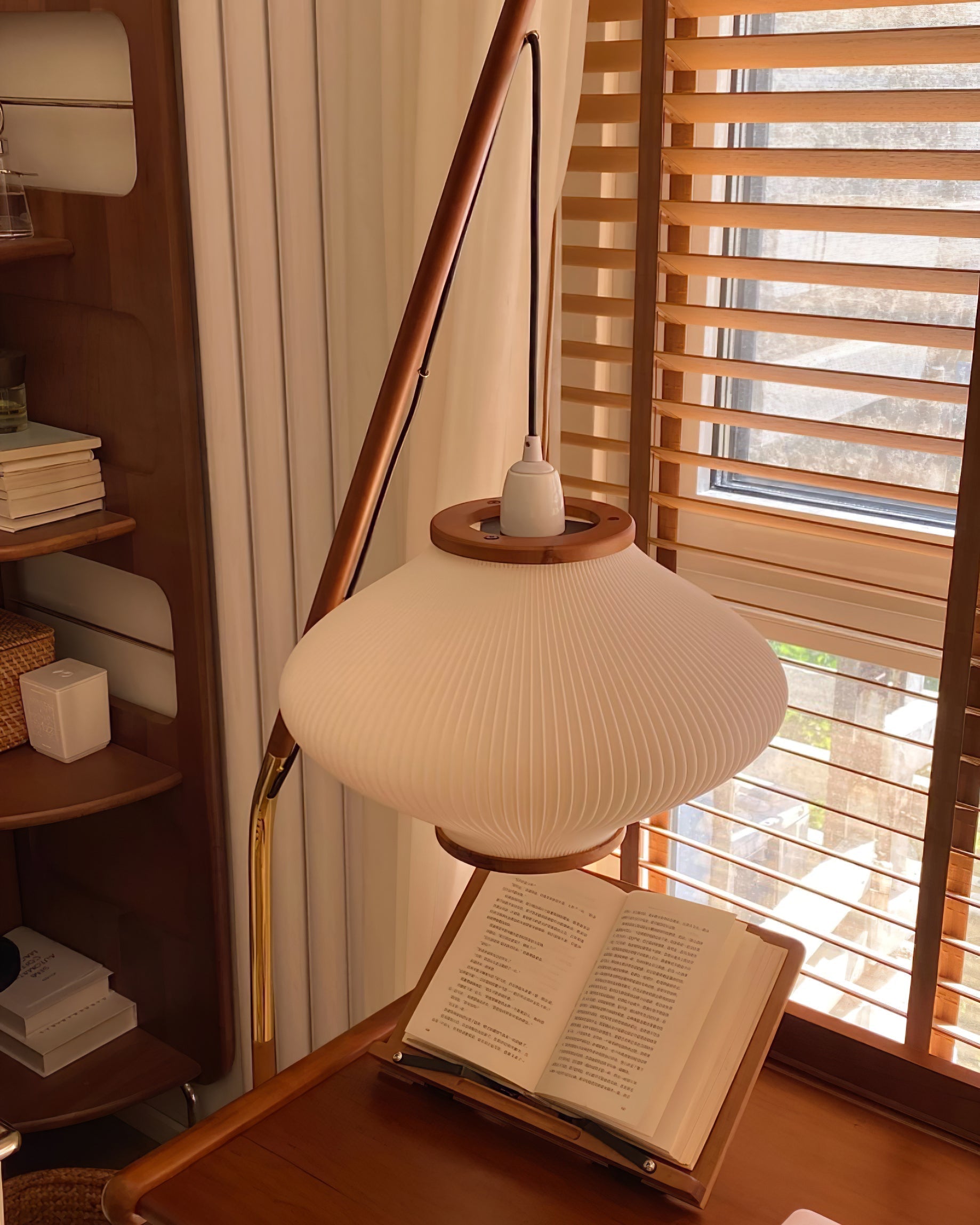 Leander Floor Lamp